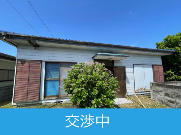 R7-1野増地区の道路沿いにある平屋