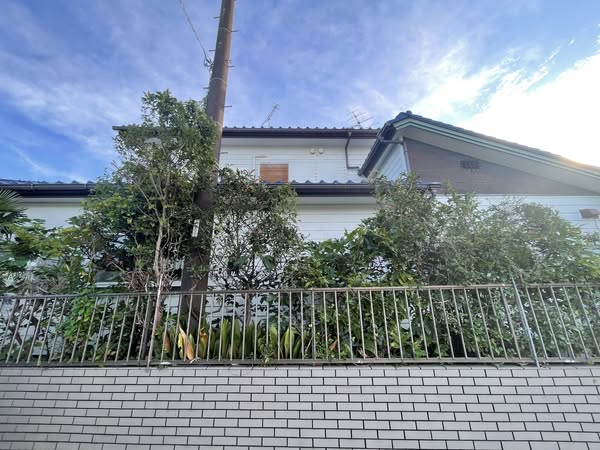 R7-2岡田新開地区にある2階建ての住宅